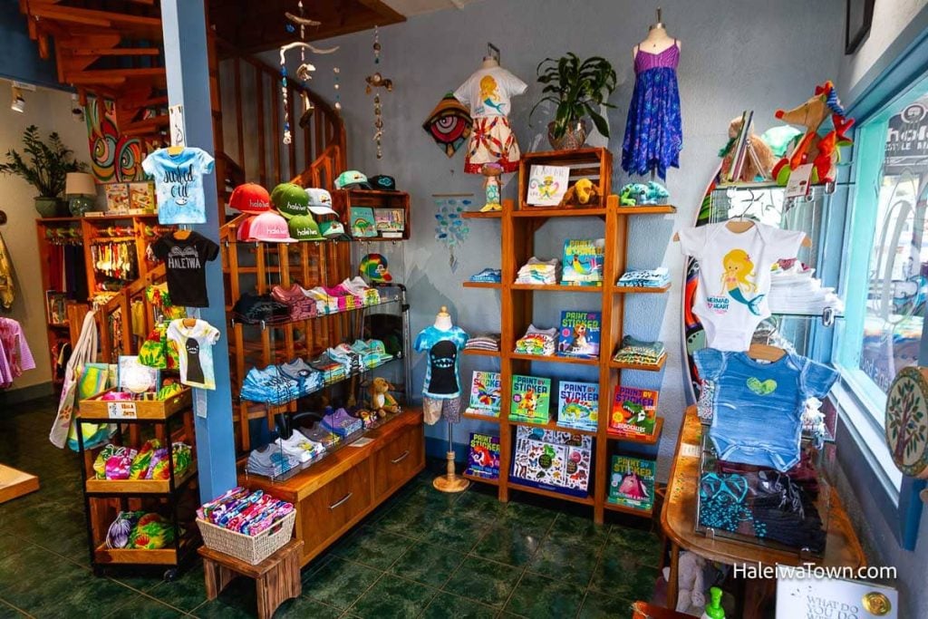 Shopping in Haleiwa Town Guide) Haleiwa Town